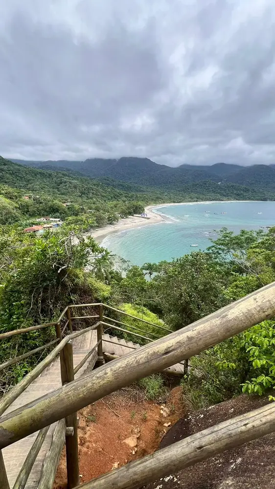 Mirante sobre a baía de Castelhanos